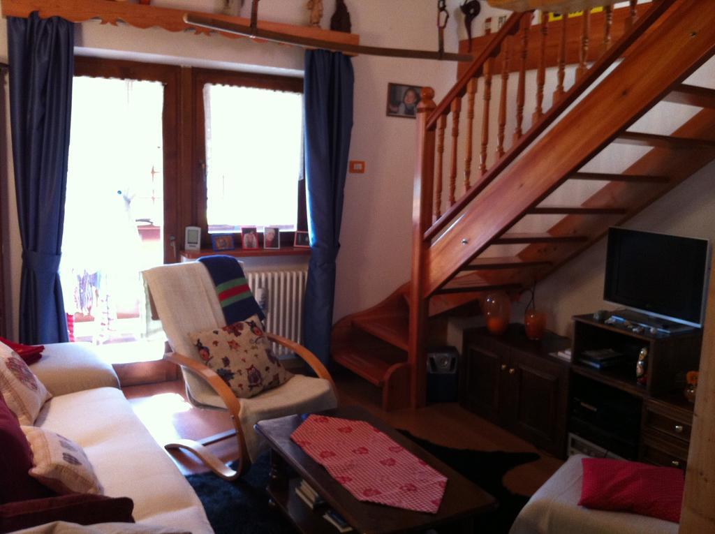 Appartamento Ivo Campitello di Fassa Habitación foto